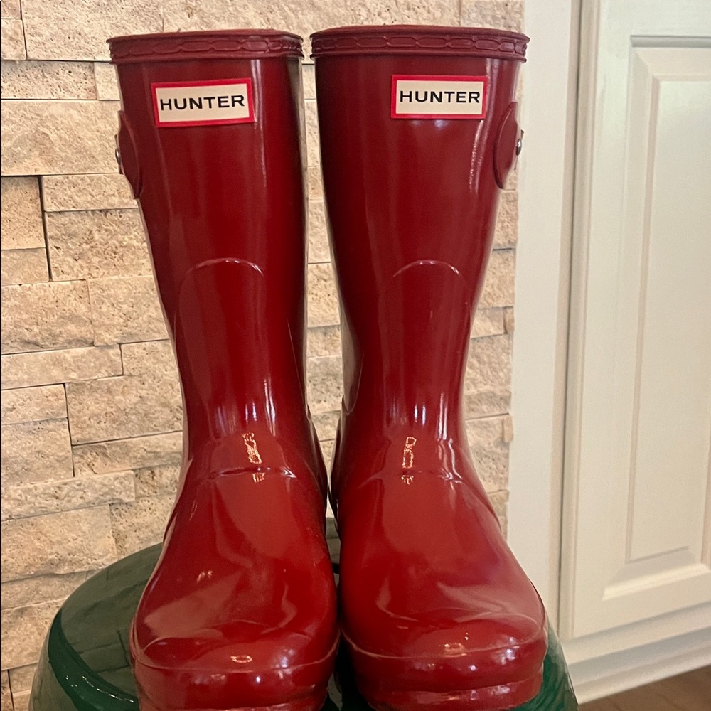 Hunter Glossy Cherry Boots Sz. 8/39
